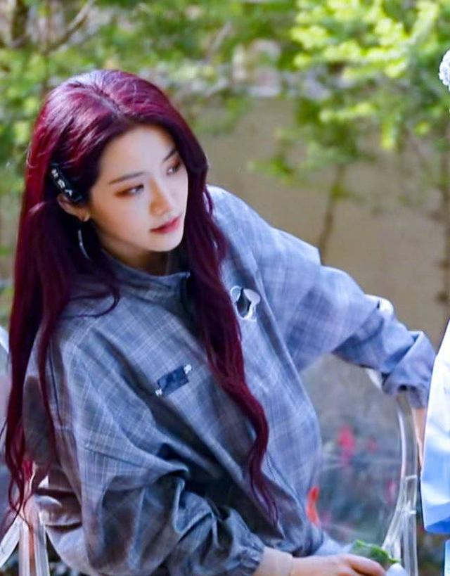 当许佳琪喻言换了发色之后这才是全民制作人心中女团该有味道