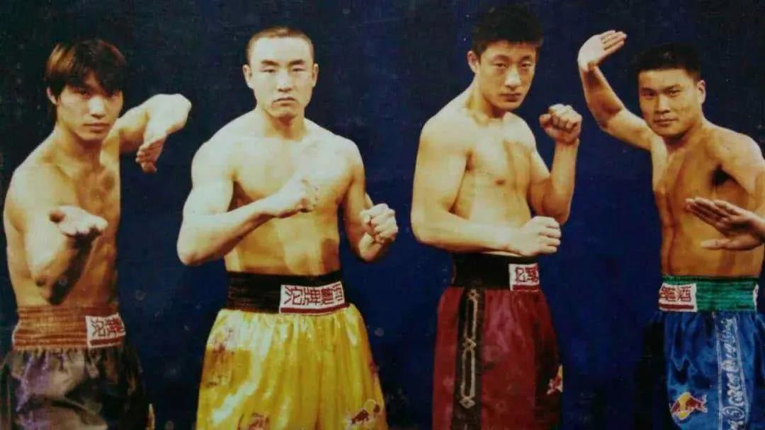 从左至右:散打王名将郑裕蒿,宝力高,王涛,边茂富外战成绩不俗第二回合