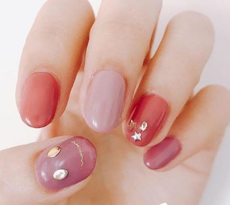 超显白的奶油玫瑰色美甲灵感
