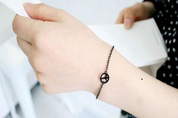 手臂有痣的人会不会大富大贵,只要明白三点就懂,第二点最重要