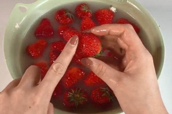 看完这个正确清洗草莓的小窍门,大家别再