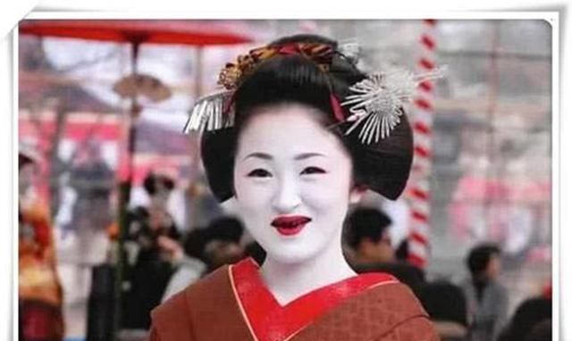 但民间染黑齿思想是文化传统,思想惯性导致到上世纪20年代依然可以