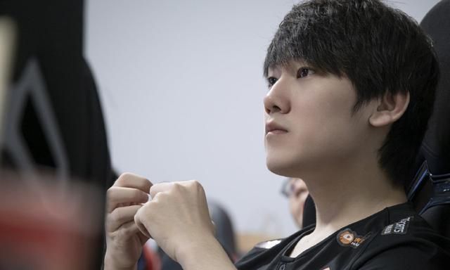 两把比赛输出第一,阿水加盟彻底改变tes,knight可以尽情发挥了