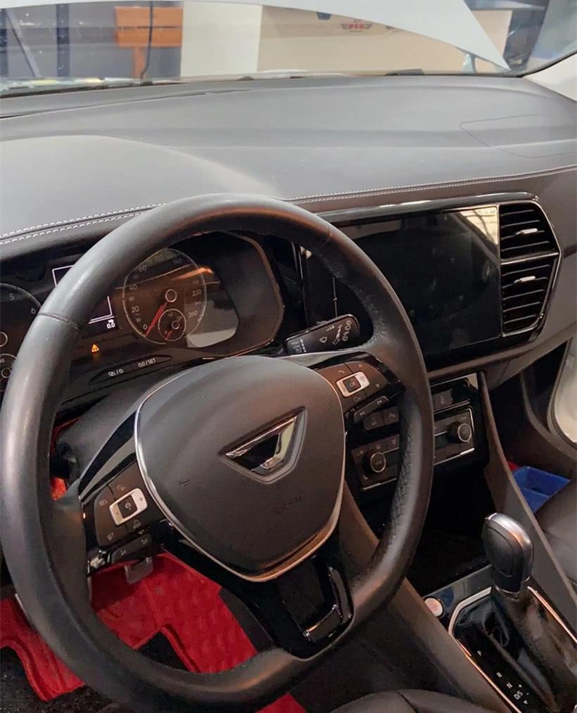 捷达vs5改装软包中控台,手感不输途观,缝线工艺一看就有档次