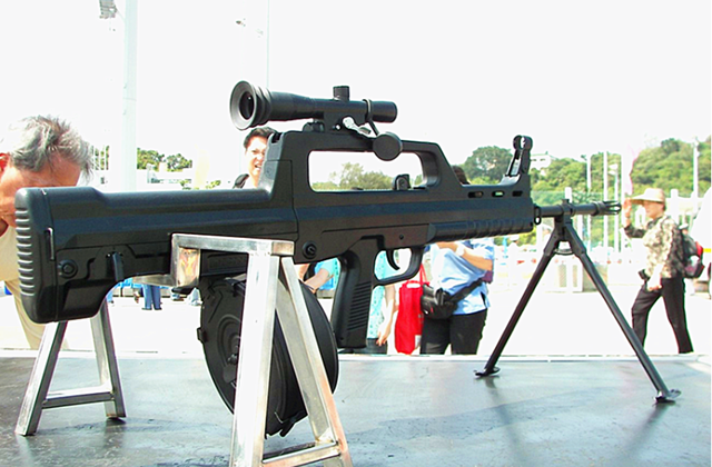 95式轻机枪:95式系列枪族的作品之一,该枪在研制的过程中进行了反复的