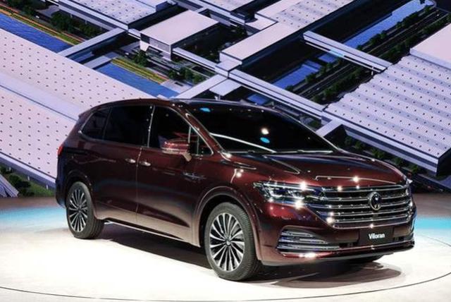 gl8瞬间不香上汽大众viloran巍昂实车曝光二排埃尔法级享受