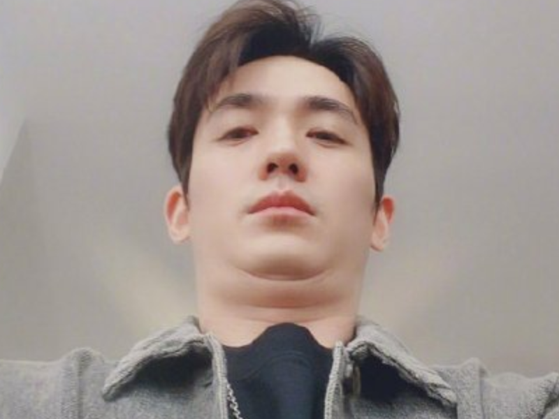 男星自拍:王源爆炸头,朱一龙双下巴,看到白宇:以为自己没女粉