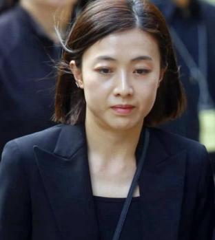 追着女星跑的刘銮雄,遇到追着明星八卦跑的甘比后,如何被征服?