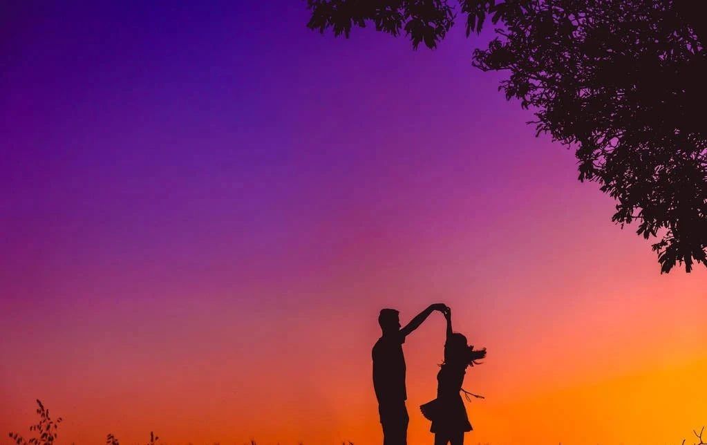 四月下旬:爱情在蔓延,看淡旧情,能够路遇良缘,与旧爱相见和解