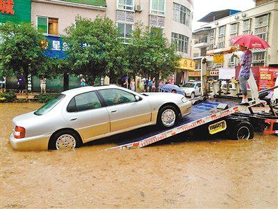 汽车雨季涉水行驶处理方法，不要等造成经济损失再来看