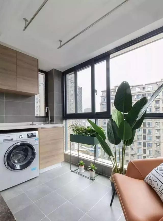 阳台窗户就该这样设计,不仅光线好,而且还安全又美观