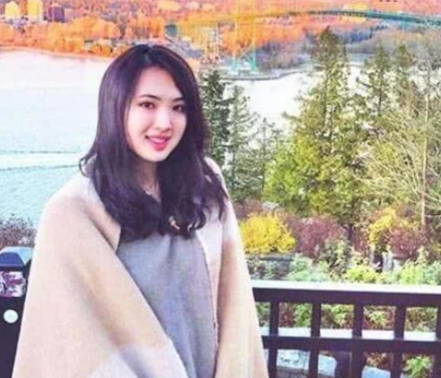 华为总裁任正非小女儿火了追星成功和王一博合影网友