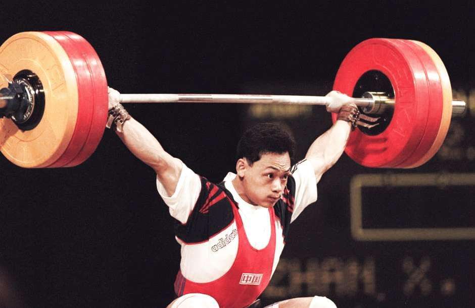 20岁进国家队,22岁破世界纪录,30岁退役娶初恋,他的人生很美好