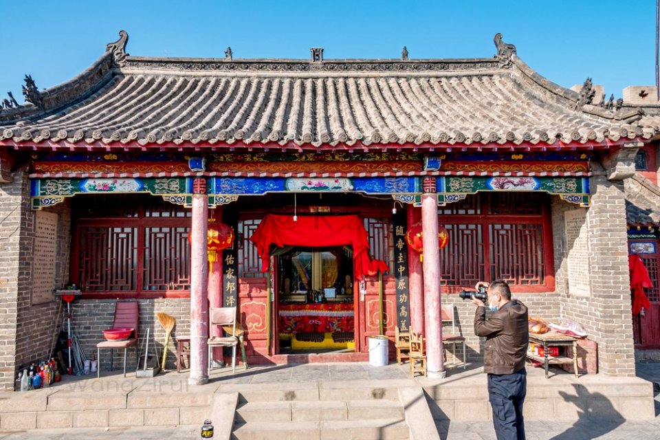 河北邯郸磁县天子冢上神仙爱喝酒各种香型高中低度白酒全有