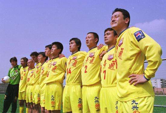 魏群和马明宇可以说是全兴队的两大支柱了,他们都为四川足球的后来者