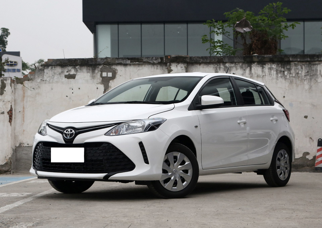 6万出头的日系车,能遮风挡雨,每公里油耗3毛,适合日常的代步