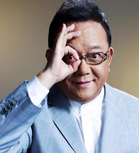 王刚生活不易妻子一月花上百万71岁还在娱乐圈拼搏