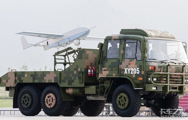 军车史上的不老神话东风eq2102虽然退役但越野性能依然很香