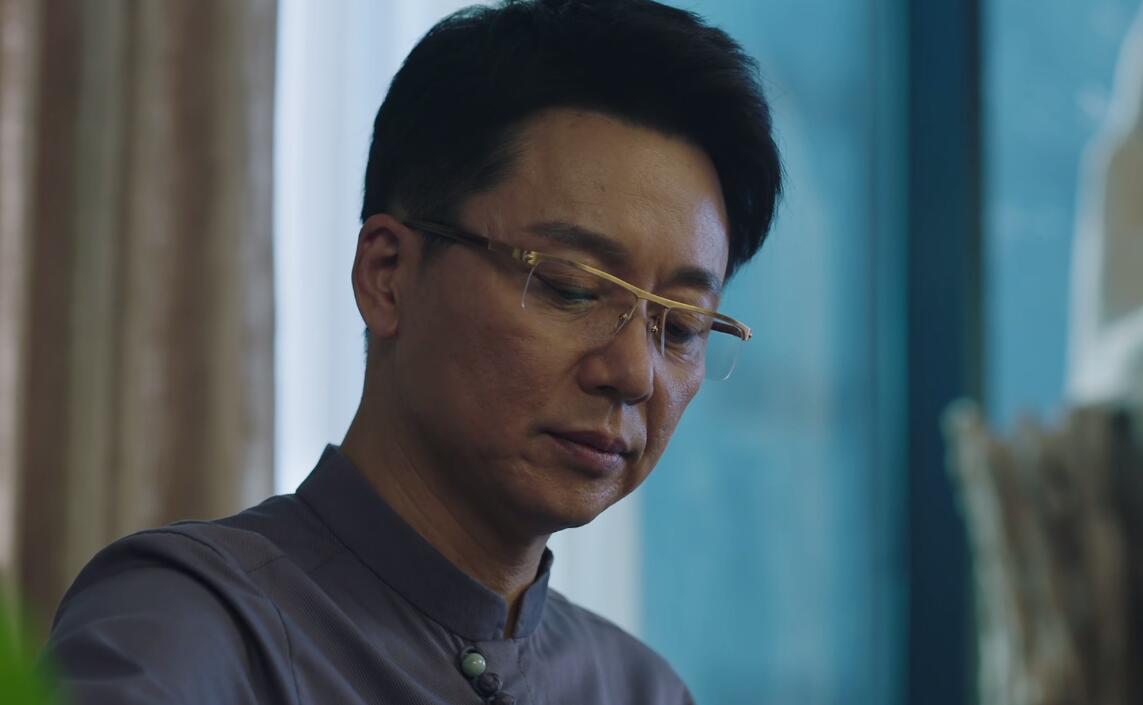 经侦剧《猎狐》开播口碑获赞,最顽强反派来袭,刚现身就暴露身份