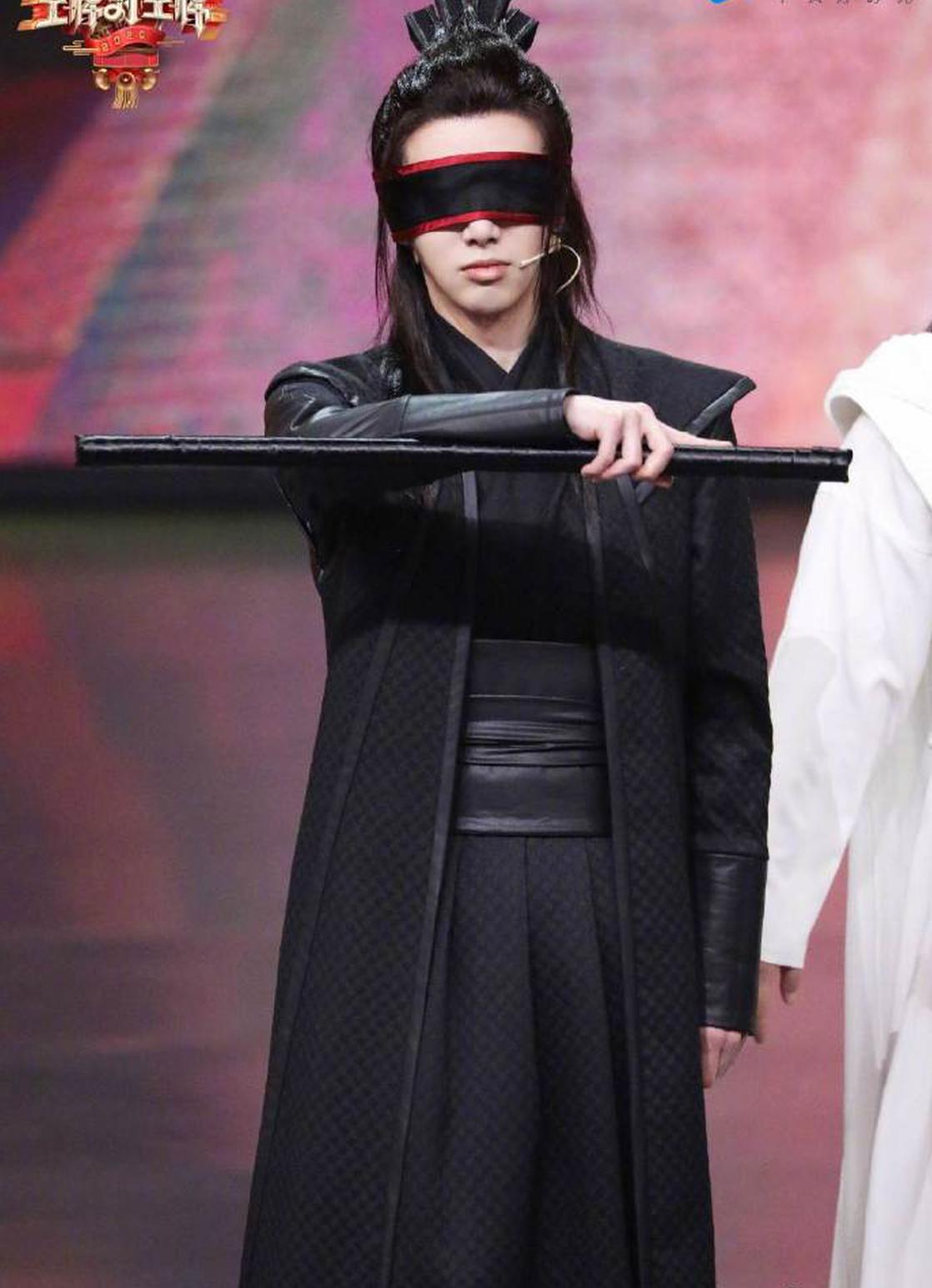 王牌家族cos庆余年华晨宇版五竹帅气沈腾版陈萍萍眼妆抢镜