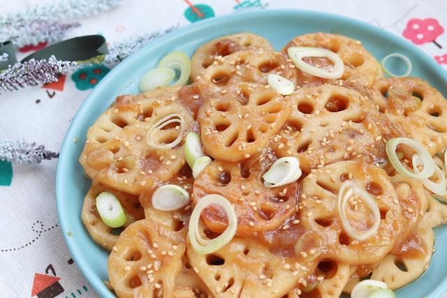 炒藕片时加上这一味料鲜美清脆超好吃上桌大家抢着吃