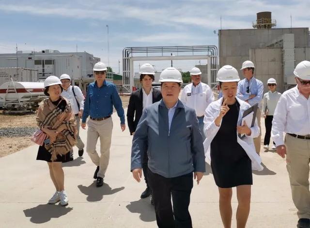 新华联傅军傅爽爽父女能力挽狂澜股权冻结待兑付债券8822亿