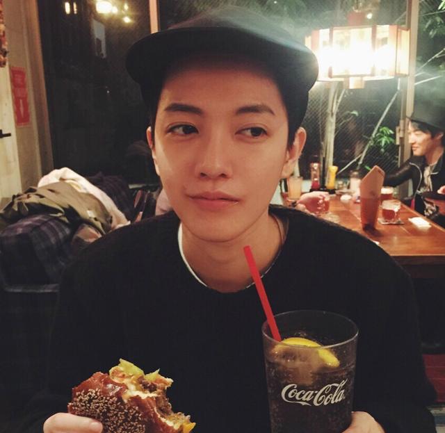 日常很懂穿衣服,轻松带领时尚热潮|杨杨|陈冠希|衣服_新浪新闻