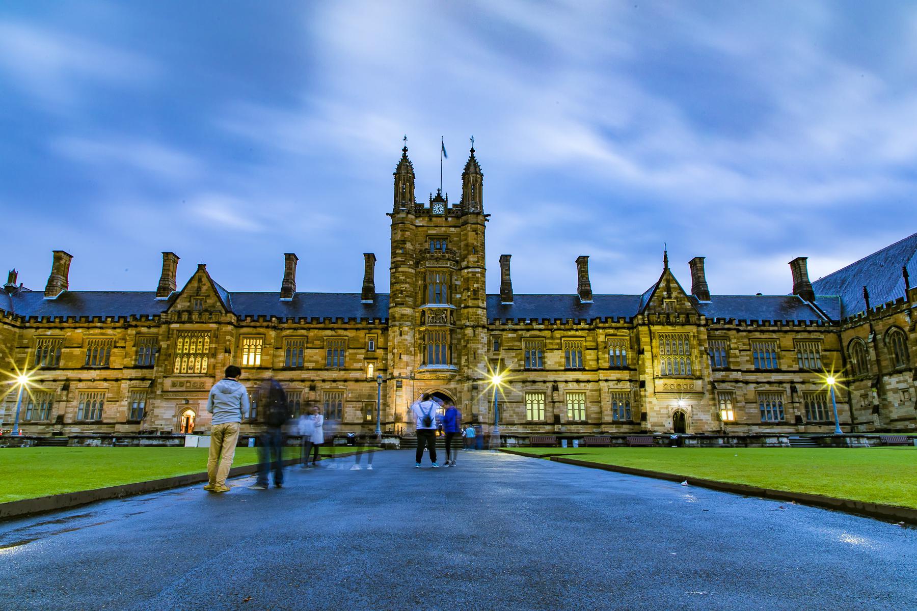 悉尼大学一座培养出最多亿万富豪的名校,高颜值引游客争相参观