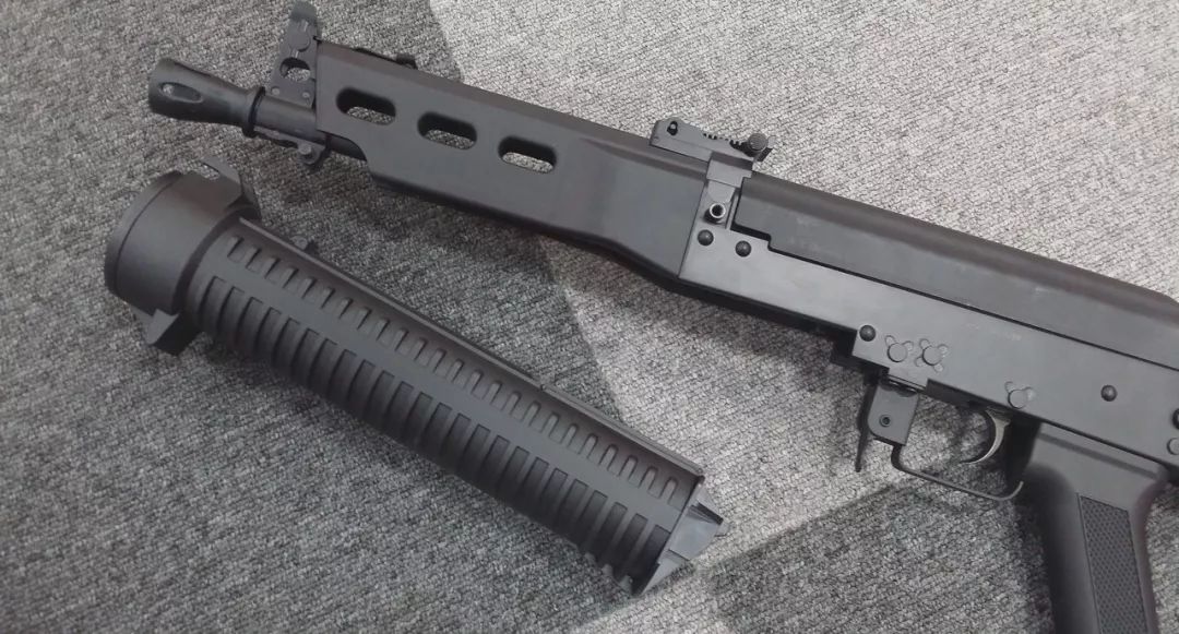 采用奇特螺旋弹筒供弹的pp19冲锋枪能否配得上野牛的称号