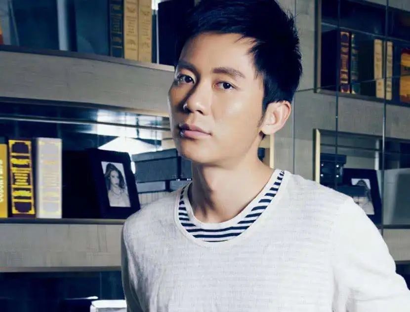 《我的团长我的团》,《唐山大地震》,《北京爱情故事》相继袭来,李晨