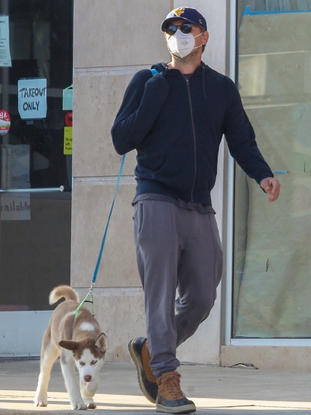 惊喜46岁小李子莱昂纳多体重回归170斤肚腩消失身材纤瘦