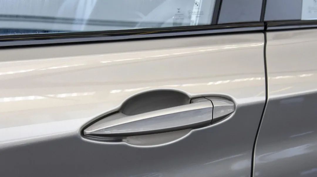 收藏,宝马各式门把手大盘点!除了开车门竟然还有这些酷炫功能