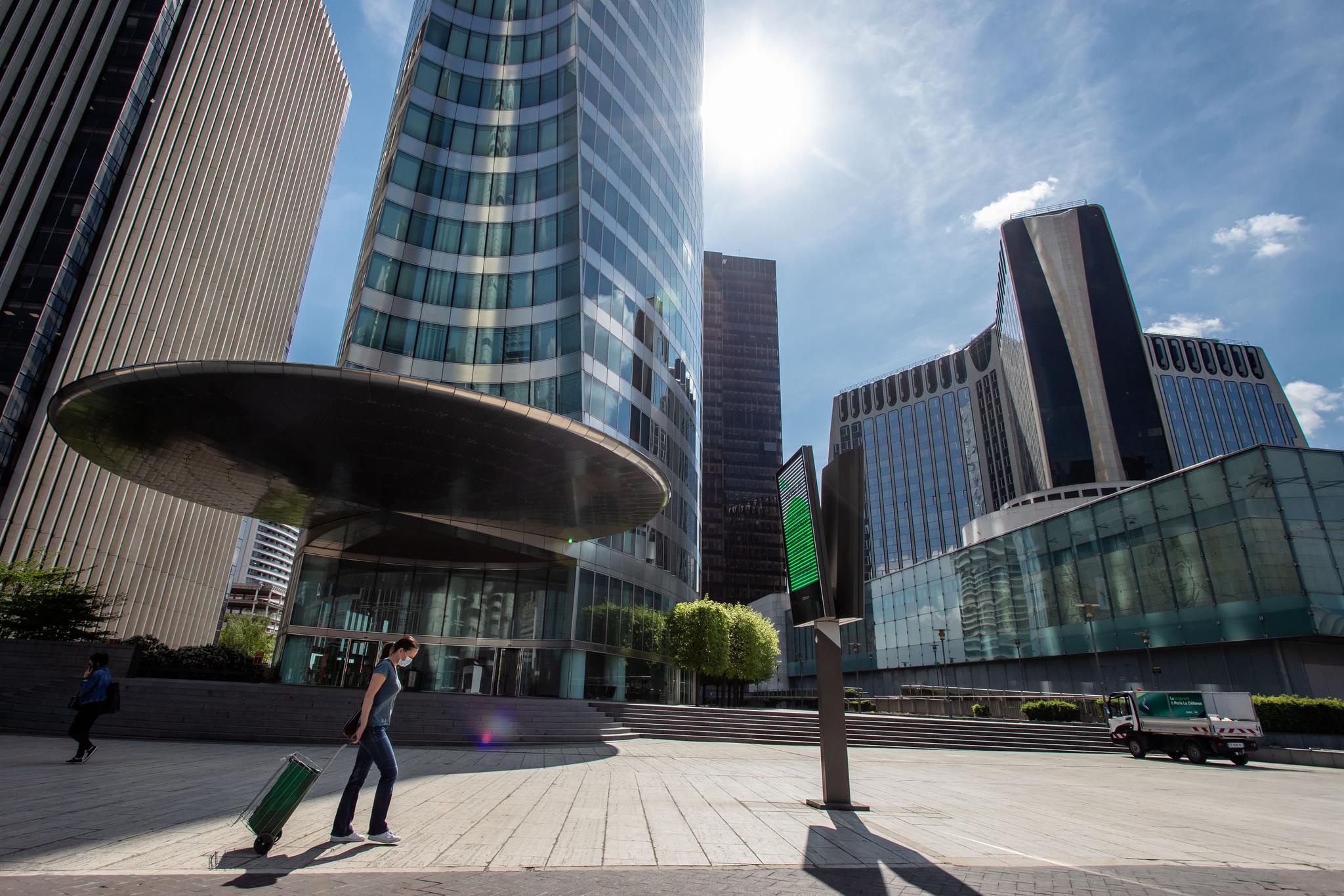 空荡的巴黎cbd——拉德芳斯商务区