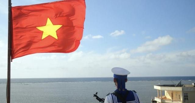 越南海军中将司令,与日俄关系密切,主管越占岛礁,是个强硬派