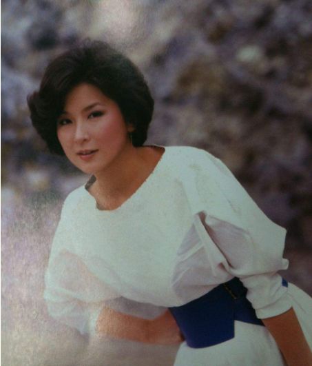 她是天后中的天后,却被母亲溺爱毁了一生,如今痴呆无人娶