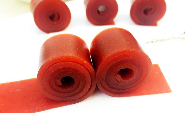 美味的小零食,在家中自己做,香甜脆口米花糖,酸甜开胃果丹皮