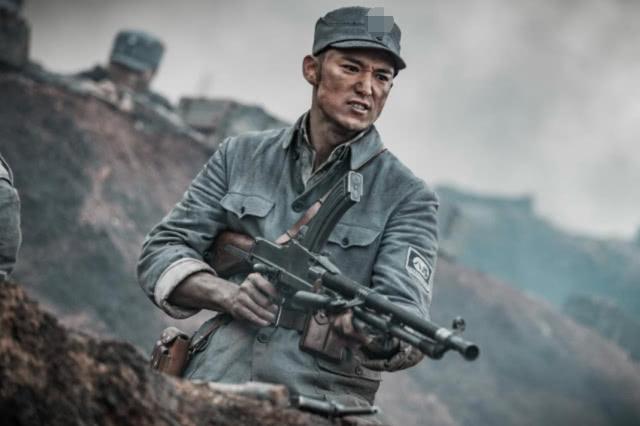 新版《亮剑》,为何刚播出就被抵制?看看李云龙妻子穿的是个啥