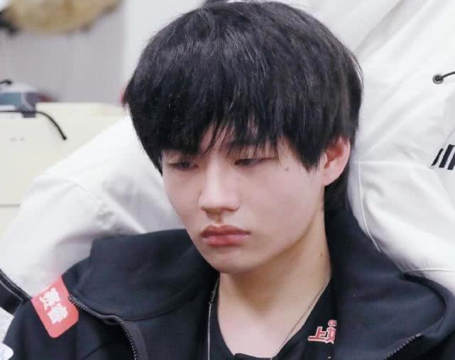 刘青松早期言论被曝光感觉很中二小天改id来嘲讽他