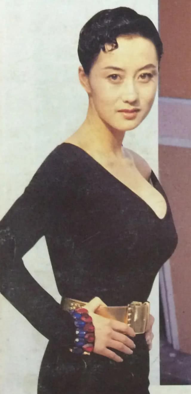 李连杰第一段婚姻净身出户只因利智插足