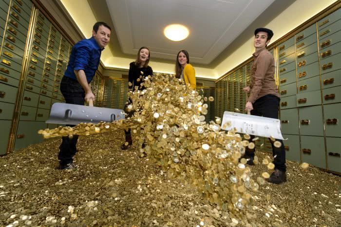 为什么瑞士银行是"世界最安全"?看到金库的位置,没人敢否认了