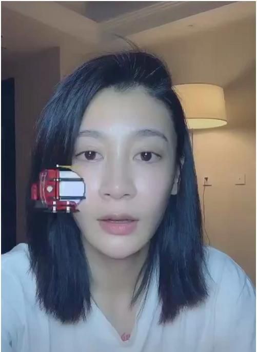 曹云金31岁前妻现状曝光,五官精致状态佳|唐菀|曹云金|五官_新浪新闻