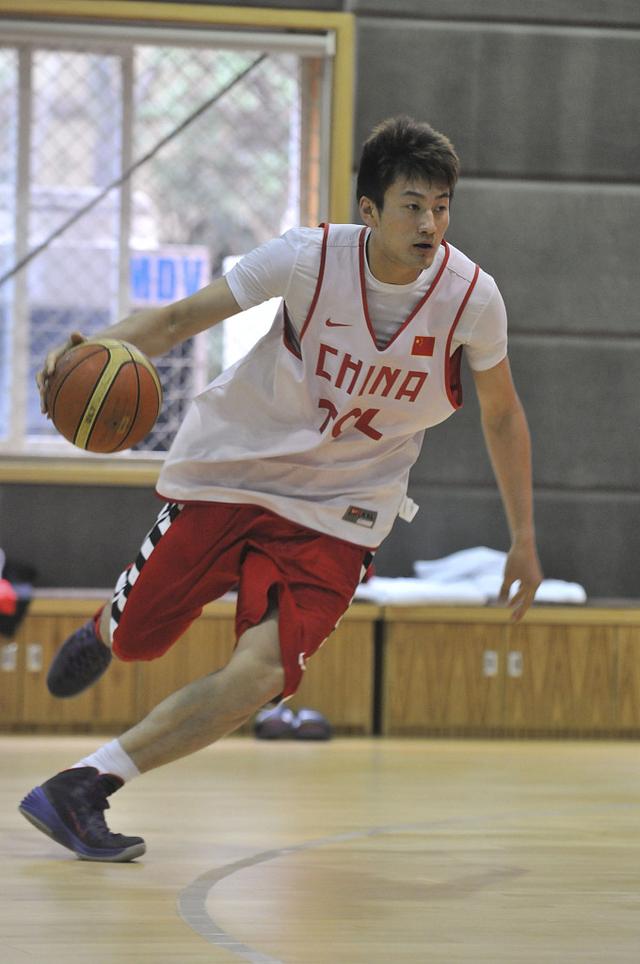 段江鹏:山西男篮昔日核心,转会北京持续低迷,未来能重返巅峰吗