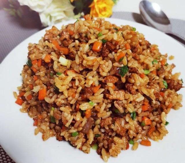 厨师长教你做网红炒米饭炒饭这么做让你只想静静地把它吃完