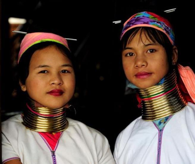 缅甸古老的"长颈族",女性5岁开始套项圈,一辈子只能取下来3次