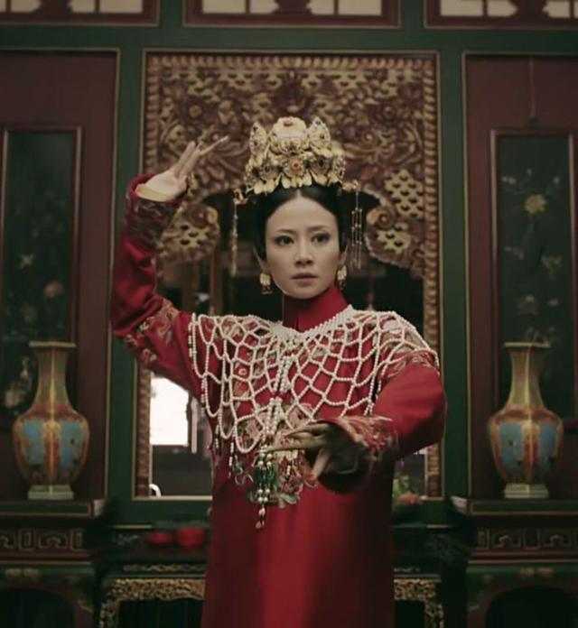 有种整容叫《延禧攻略》的高贵妃,如今染回红发,简直美到不敢认