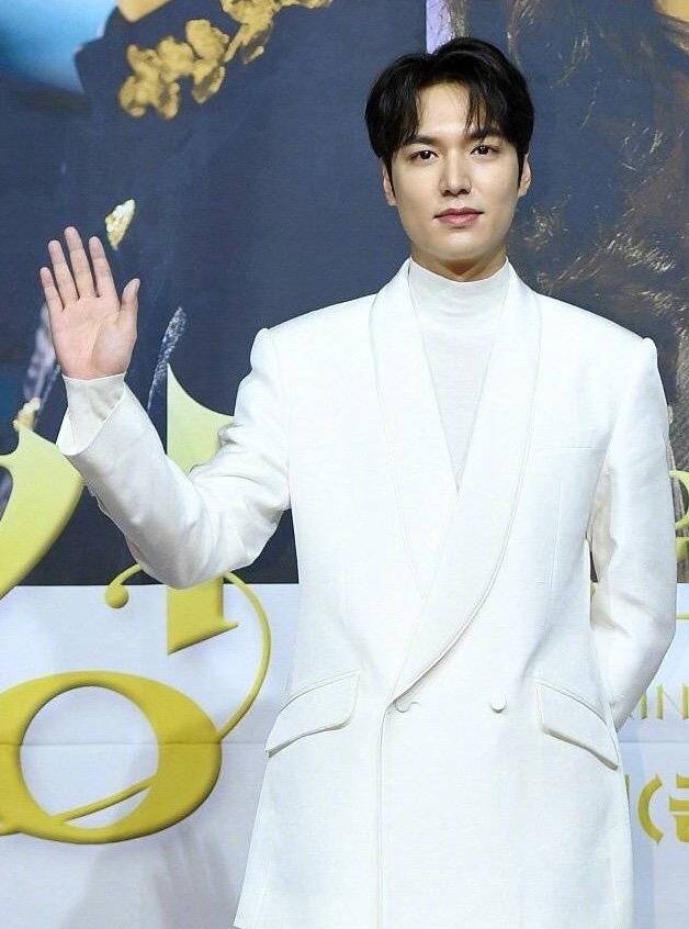 暴瘦20斤,比大肿脸李敏镐有味道多了