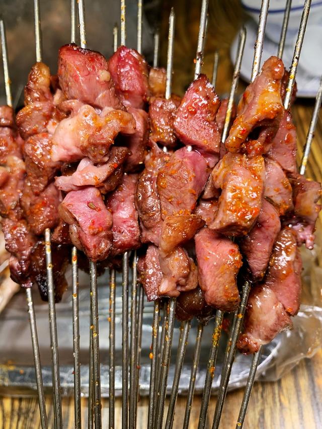 明星沈腾都来撸过串的烧烤店,长春汽车厂开分店了,你来过吗