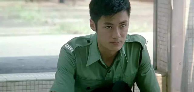 而陈冠希跟余文乐在2003年是什么顶流水平呢?