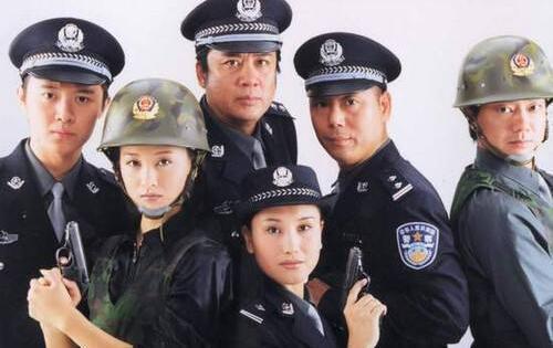 他有上亿身价的父亲, 却和母亲挤18平屋子, 向父亲借钱还被拒绝