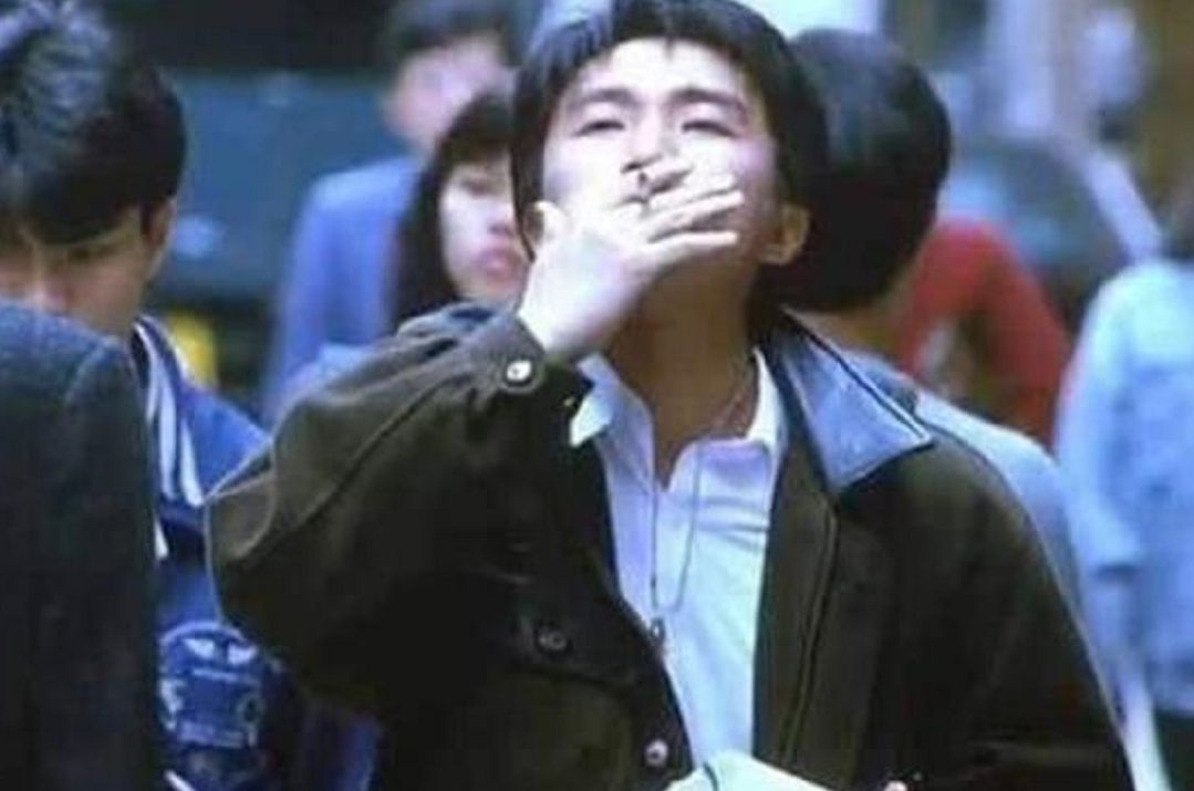 明星抽烟的4个名场面周星驰心酸张晋有魅力唯独他的学不来